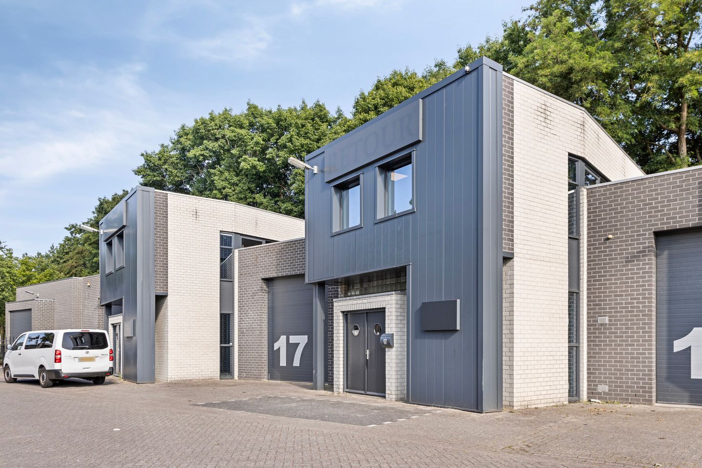 View photo 1 of de Maas 17