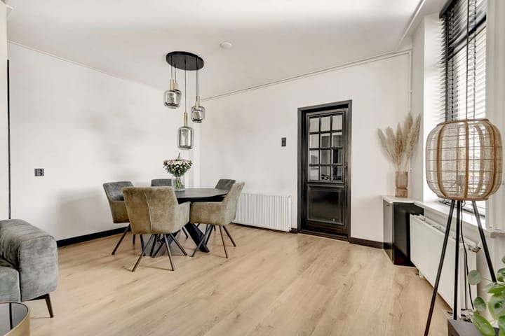 Foto 11 van Bloemenstraat 1