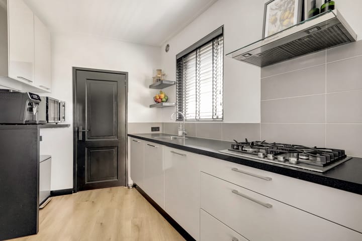 Foto 13 van Bloemenstraat 1