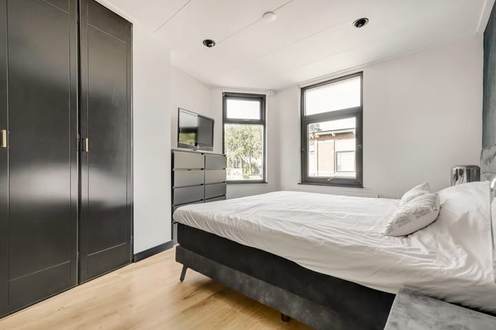 Foto 18 van Bloemenstraat 1