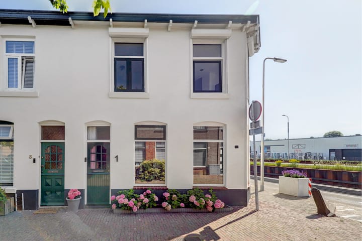 Foto 28 van Bloemenstraat 1