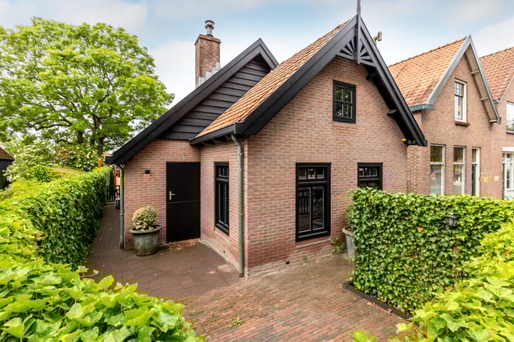 Foto 2 van Kerkplein 16