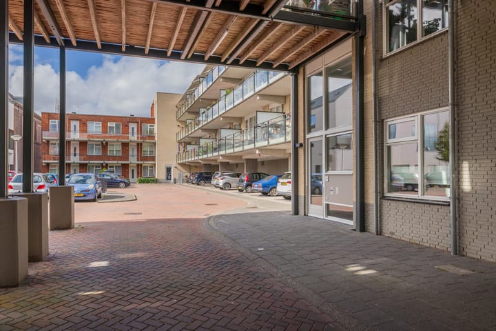 Foto 32 van Floralisplein 49