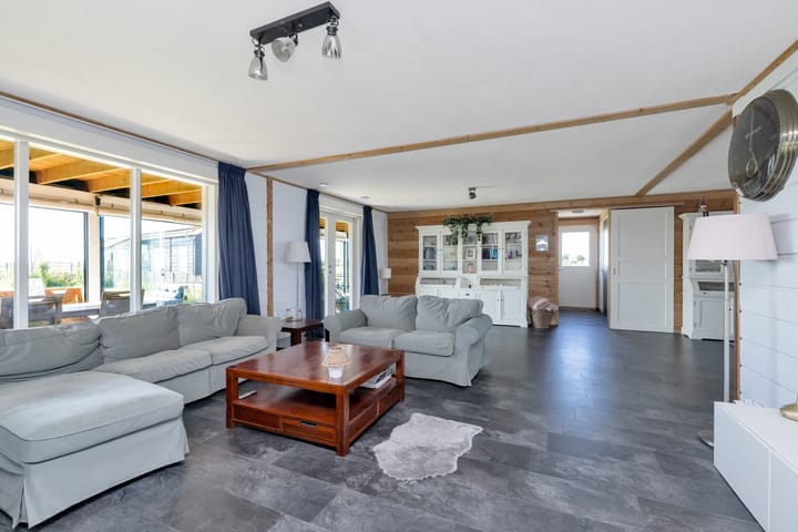 Photo 22 of Woude 36-D