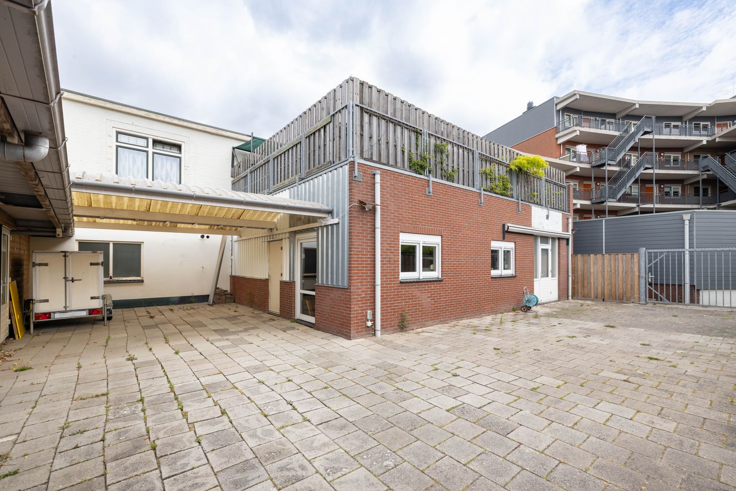 View photo 3 of Bornerbroeksestraat 10-16