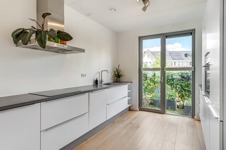 Foto 16 van Gilbert Bécaudstraat 19