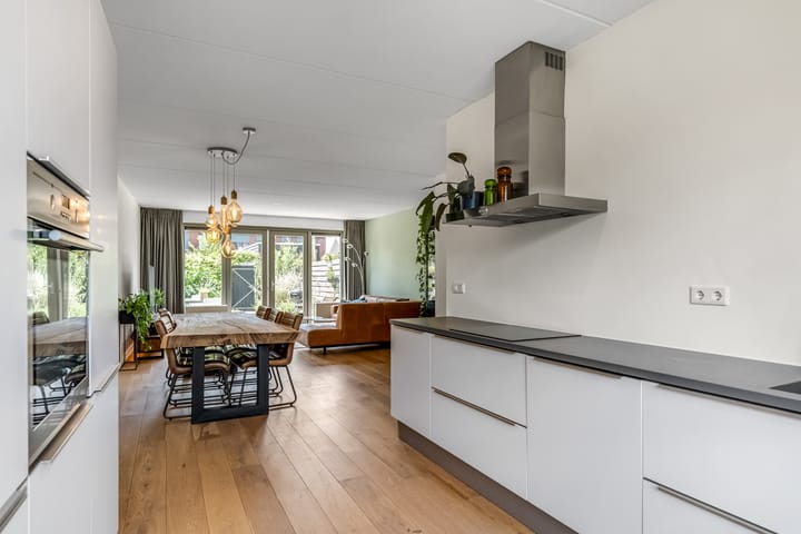 Foto 18 van Gilbert Bécaudstraat 19