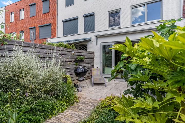 Foto 45 van Gilbert Bécaudstraat 19