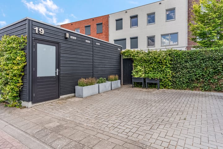 Foto 48 van Gilbert Bécaudstraat 19