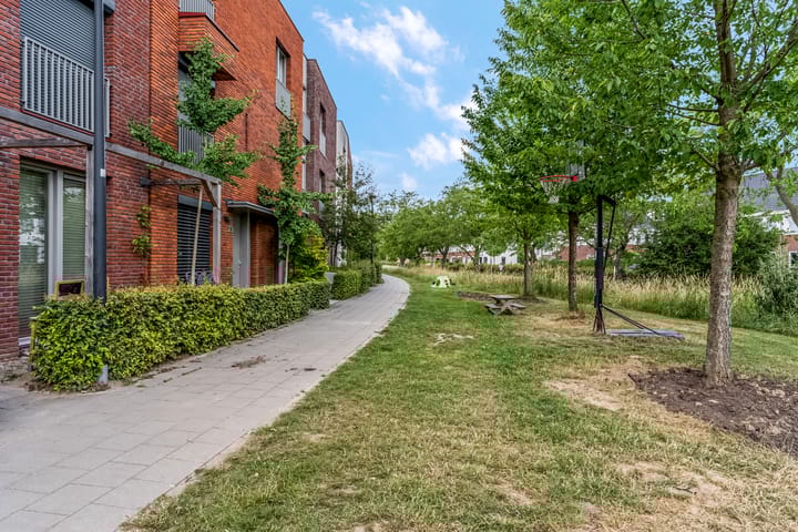 Foto 51 van Gilbert Bécaudstraat 19