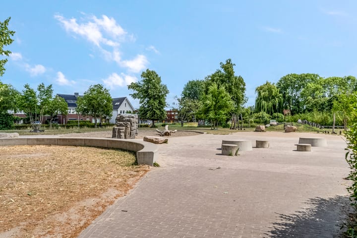 Foto 54 van Gilbert Bécaudstraat 19