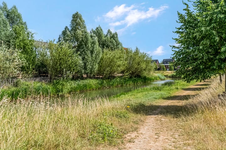 Foto 56 van Gilbert Bécaudstraat 19