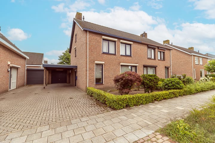 Foto 39 van Pastoor Bielarsstraat 3