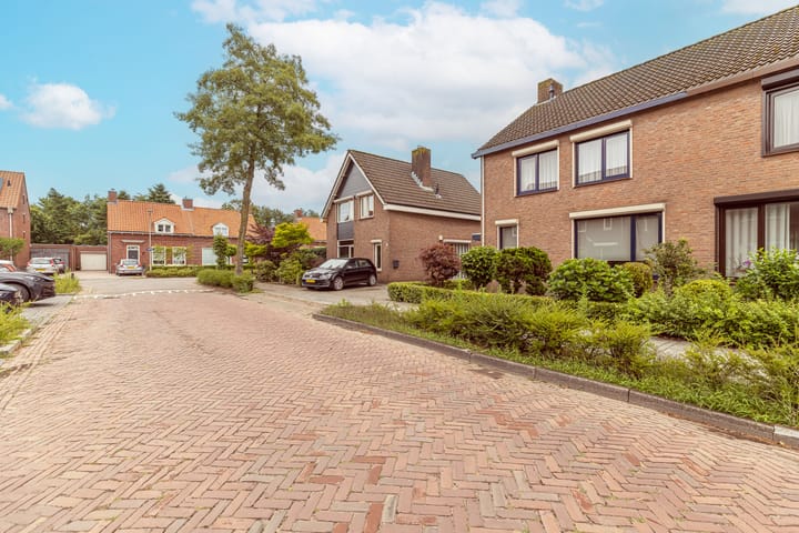 Foto 41 van Pastoor Bielarsstraat 3