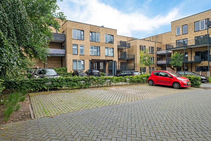 Photo 42 of Deurningerstraat 18-1