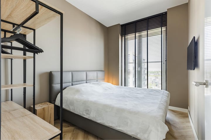 Photo 10 of Oostenburgermiddenstraat 597