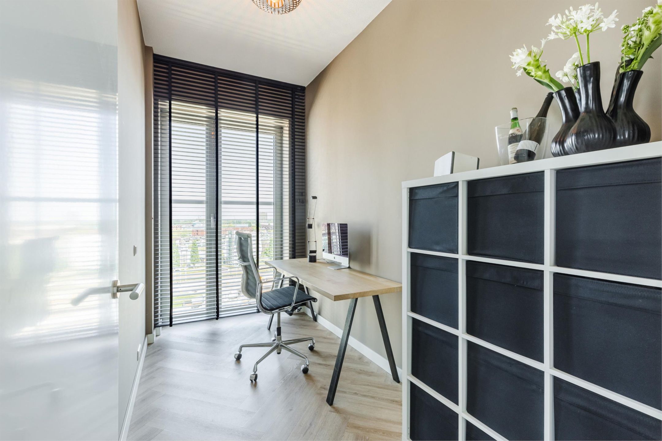 Foto 12 van Oostenburgermiddenstraat 597