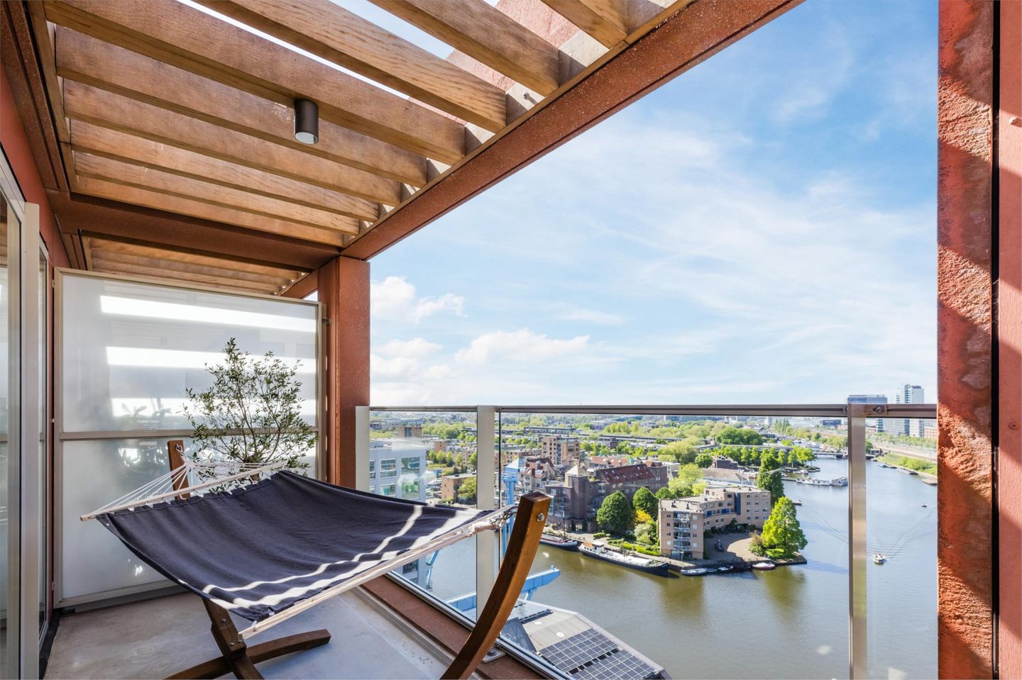 Foto 20 van Oostenburgermiddenstraat 597