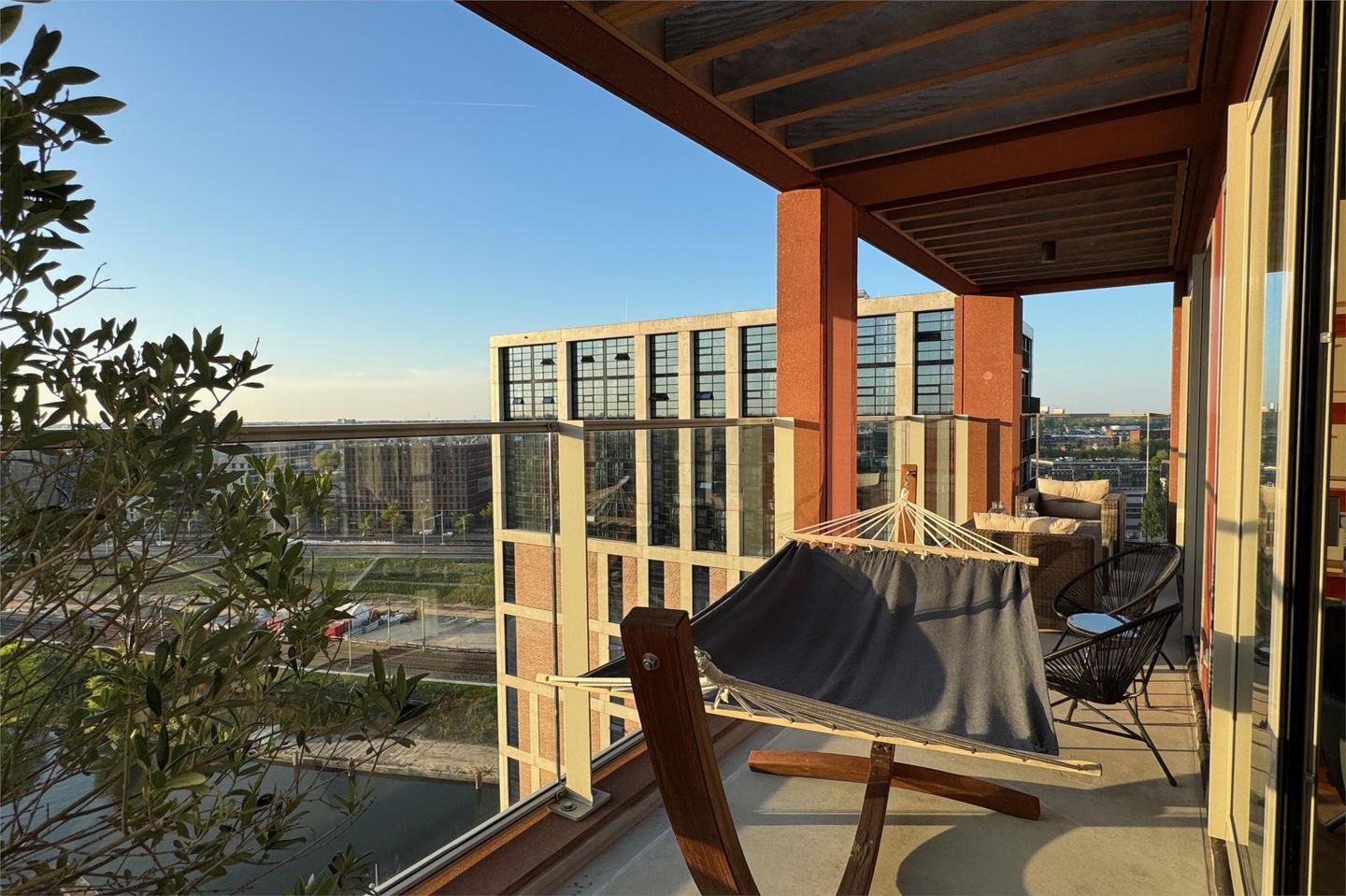 Foto 25 van Oostenburgermiddenstraat 597