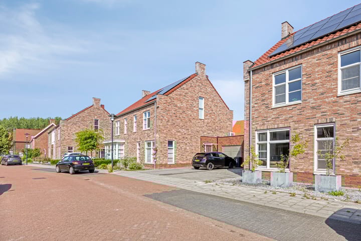 Photo 38 of Ten Bleek 11