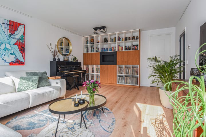 Foto 2 van Charlotte de Bourbonstraat 15