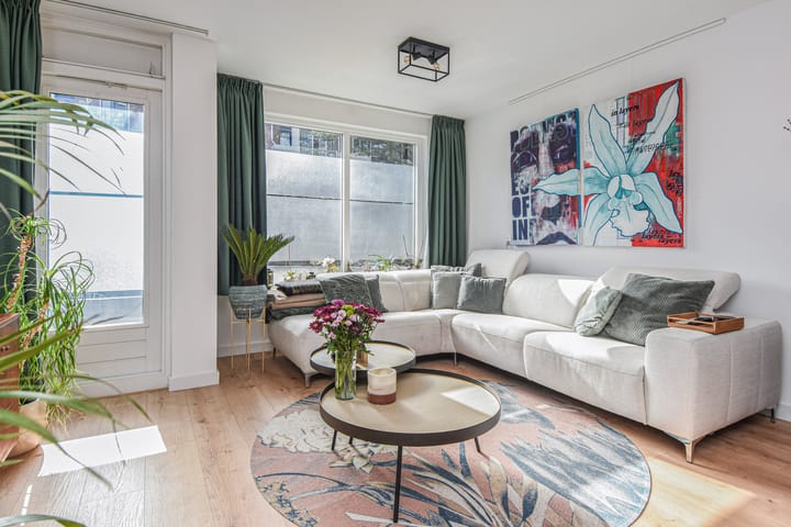 Foto 11 van Charlotte de Bourbonstraat 15