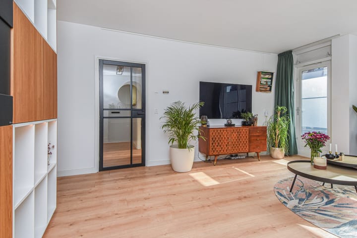 Foto 12 van Charlotte de Bourbonstraat 15