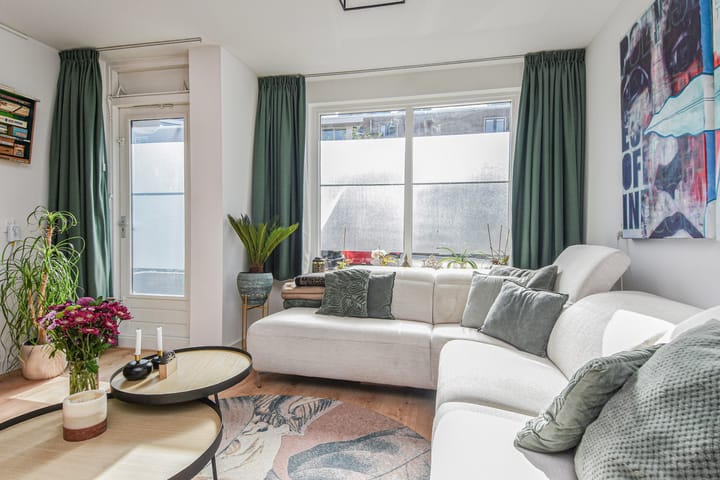 Foto 14 van Charlotte de Bourbonstraat 15