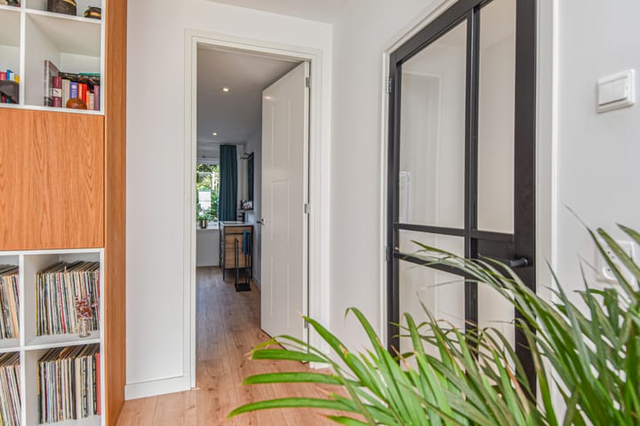 Foto 18 van Charlotte de Bourbonstraat 15