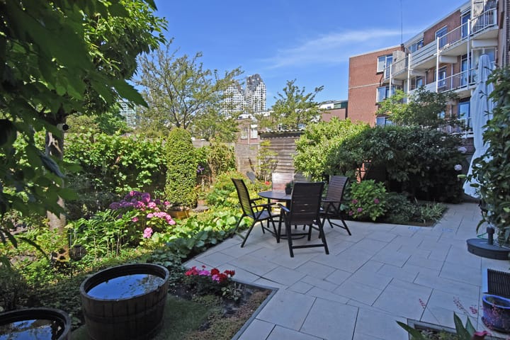 Foto 33 van Charlotte de Bourbonstraat 15