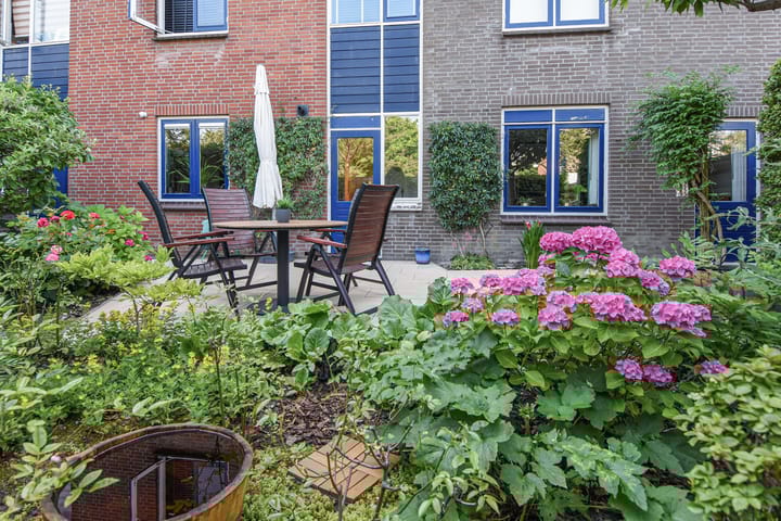 Foto 36 van Charlotte de Bourbonstraat 15