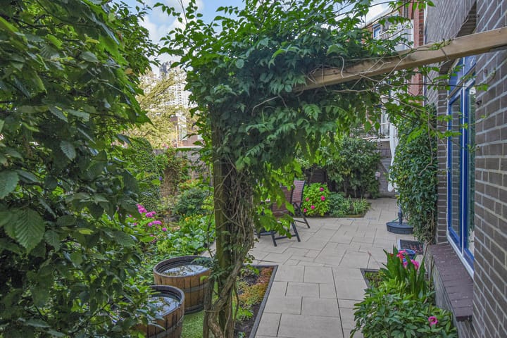 Foto 39 van Charlotte de Bourbonstraat 15