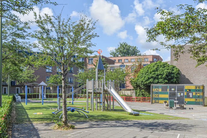 Foto 46 van Charlotte de Bourbonstraat 15