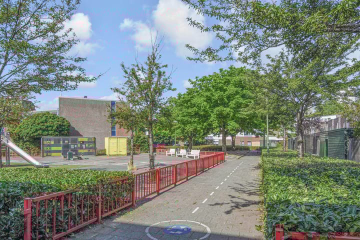 Foto 47 van Charlotte de Bourbonstraat 15