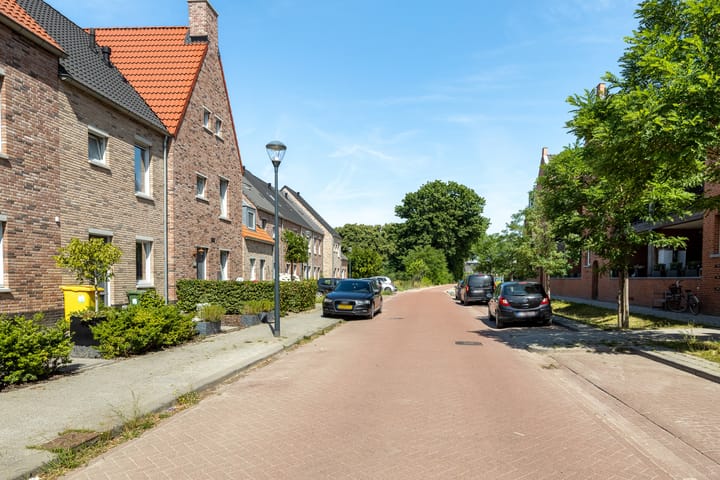 Foto 38 van Beugelflesstraat 7