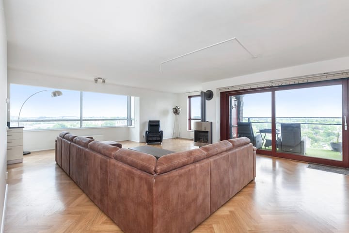 Photo 2 of Vondellaan 47