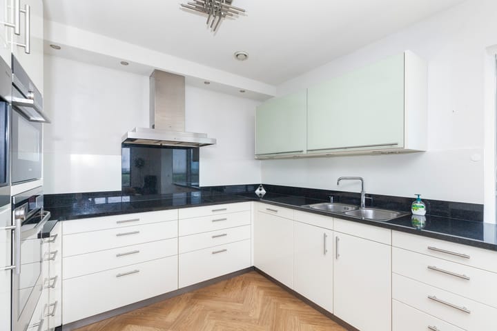 Photo 3 of Vondellaan 47