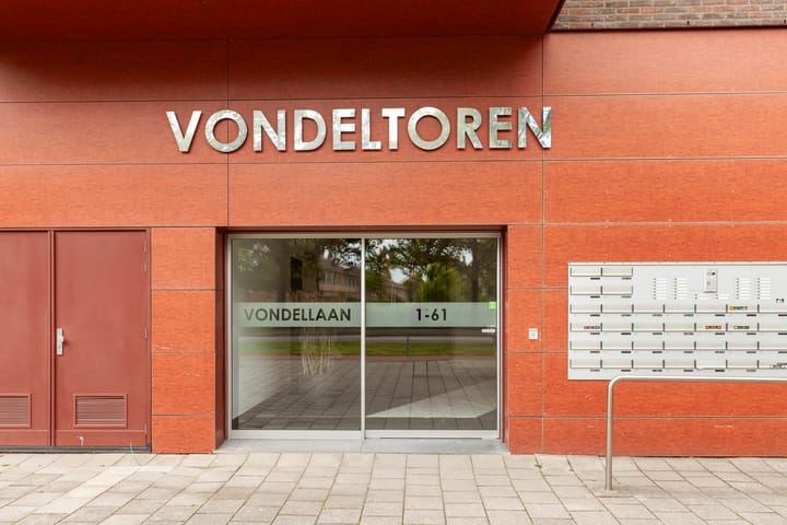 Photo 4 of Vondellaan 47