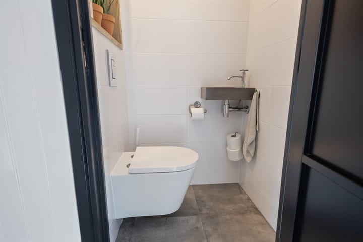 Photo 8 of Landbouwstraat 12