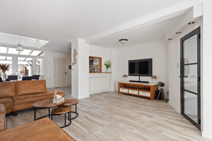 Photo 11 of Landbouwstraat 12