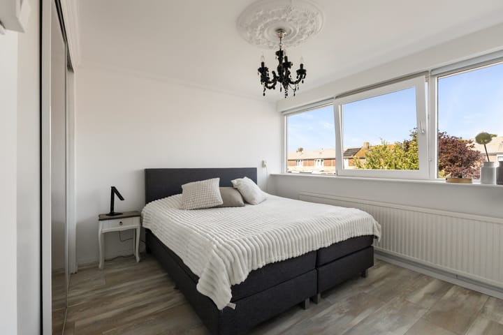 Photo 22 of Landbouwstraat 12