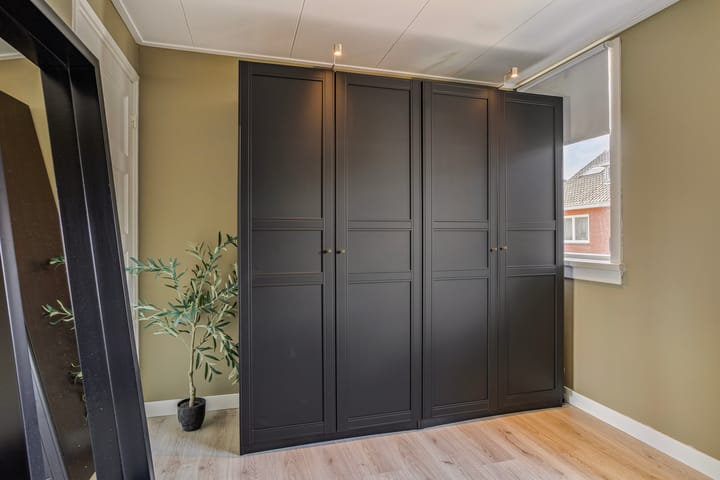 Foto 17 van Van Riebeekstraat 84