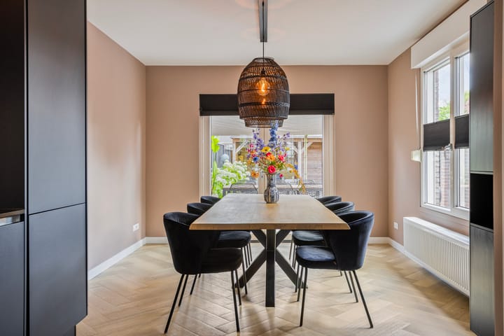 Foto 11 van Van Riebeekstraat 84