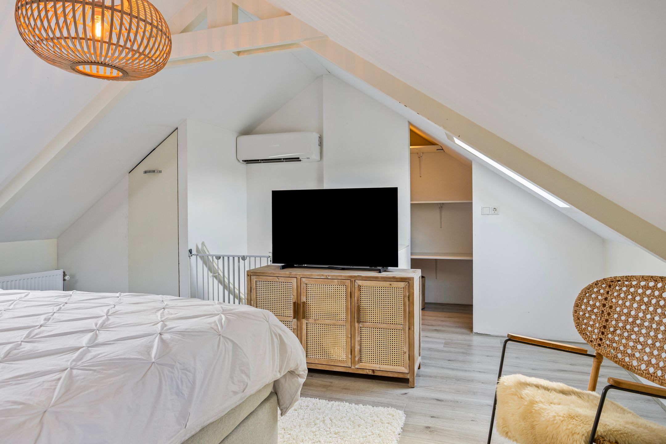 Foto 24 van Van Riebeekstraat 84