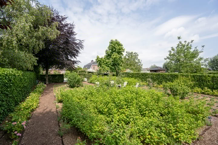 Photo 52 of Laageinde 92-B