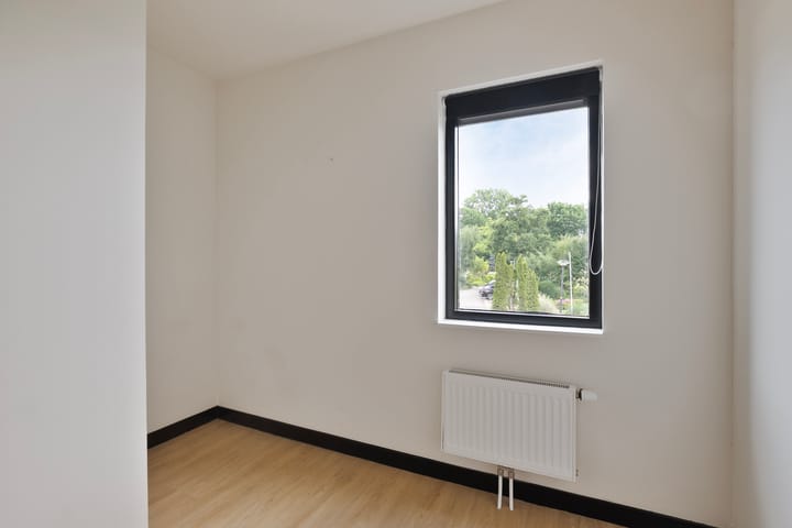 Foto 35 van Larixplantsoen 110