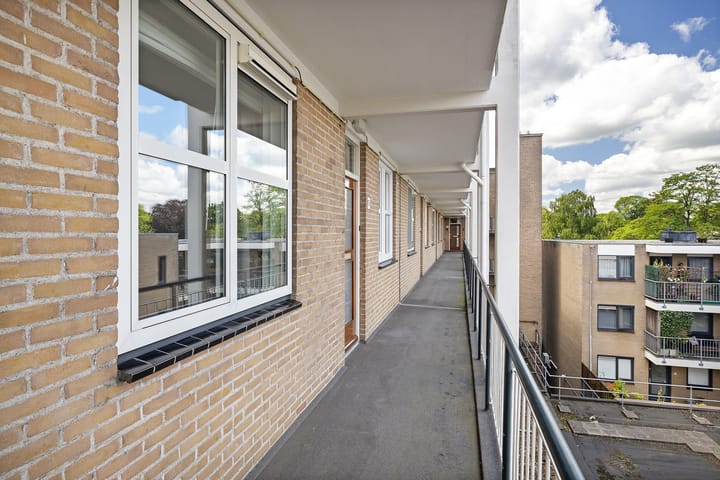 Foto 4 van Julianaplein 64