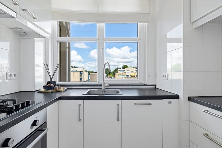 Foto 12 van Julianaplein 64