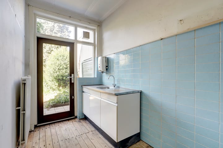 Photo 11 of Swaefkenstraat 9