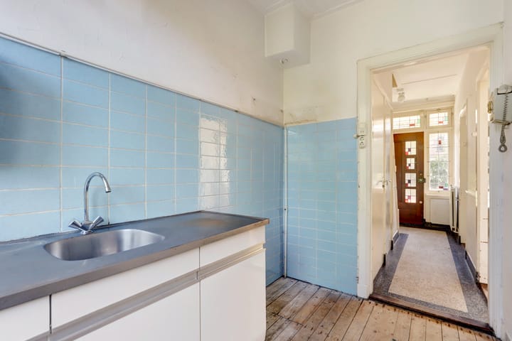 Photo 10 of Swaefkenstraat 9